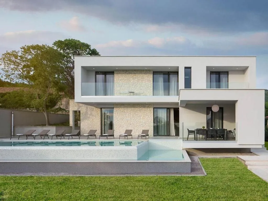 Villa Paola Comfortable Holiday Residence Diminići